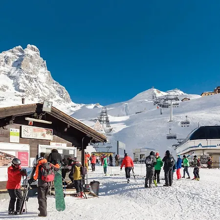 Hellochalet Derby - Heart Of Cervinia, Balcony & Lifts 1 Min Walk *