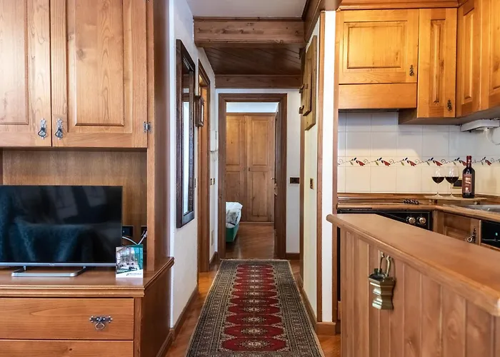 Hellochalet Derby - Heart Of Cervinia, Balcony & Lifts 1 Min Walk * 布勒伊-切尔维尼亚