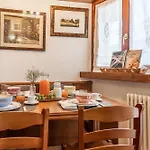Apartment Hellochalet Derby - Heart Of Cervinia, Balcony & Lifts 1 Min Walk
