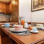 Apartment Hellochalet Derby - Heart Of Cervinia, Balcony & Lifts 1 Min Walk *