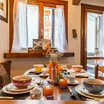 Apartment Hellochalet Derby - Heart Of Cervinia, Balcony & Lifts 1 Min Walk Breuil-Cervinia