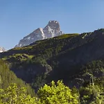 Apartment Hellochalet Derby - Heart Of Cervinia, Balcony & Lifts 1 Min Walk