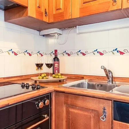 Apartment Hellochalet Derby - Heart Of Cervinia, Balcony & Lifts 1 Min Walk *